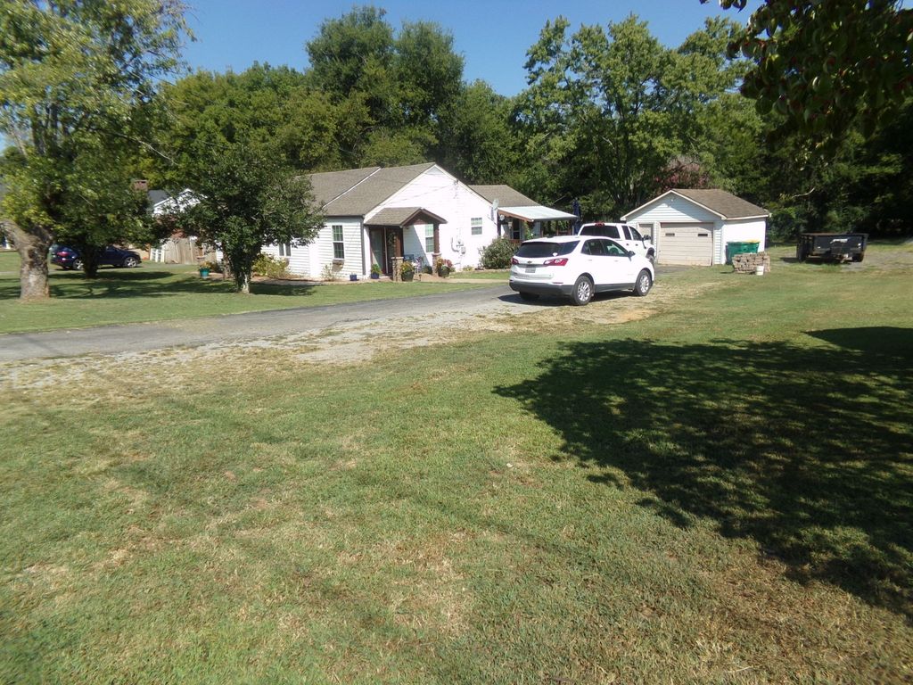 326 Hillsdale St, Lewisburg