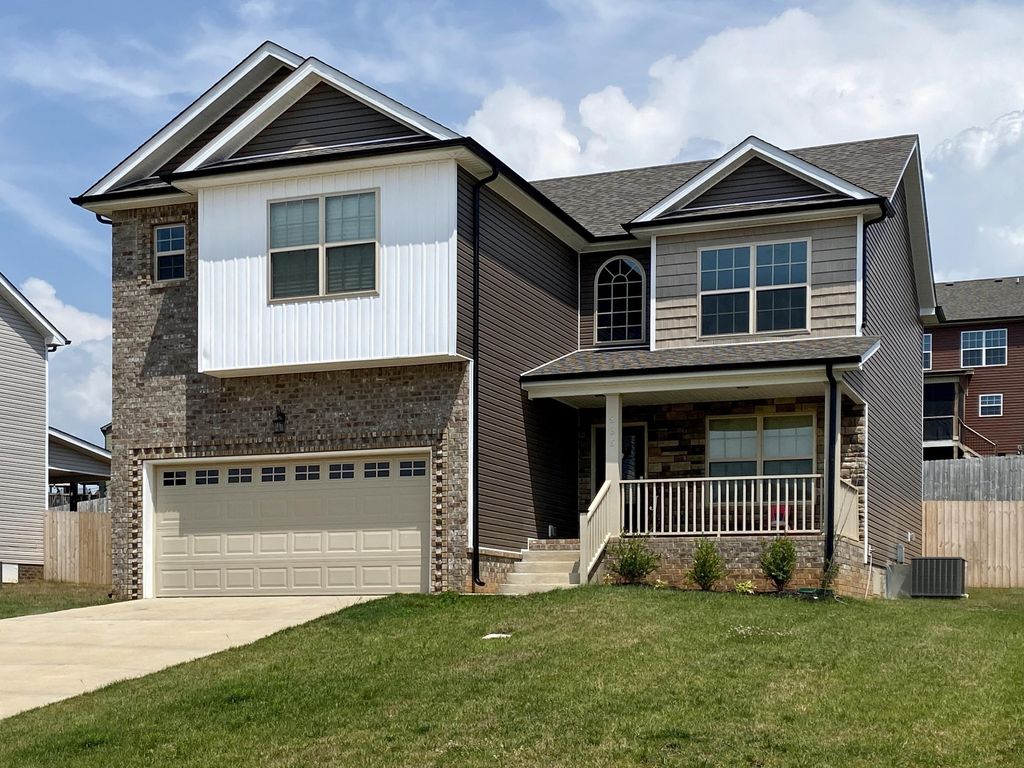 835 Crestone Ln, Clarksville
