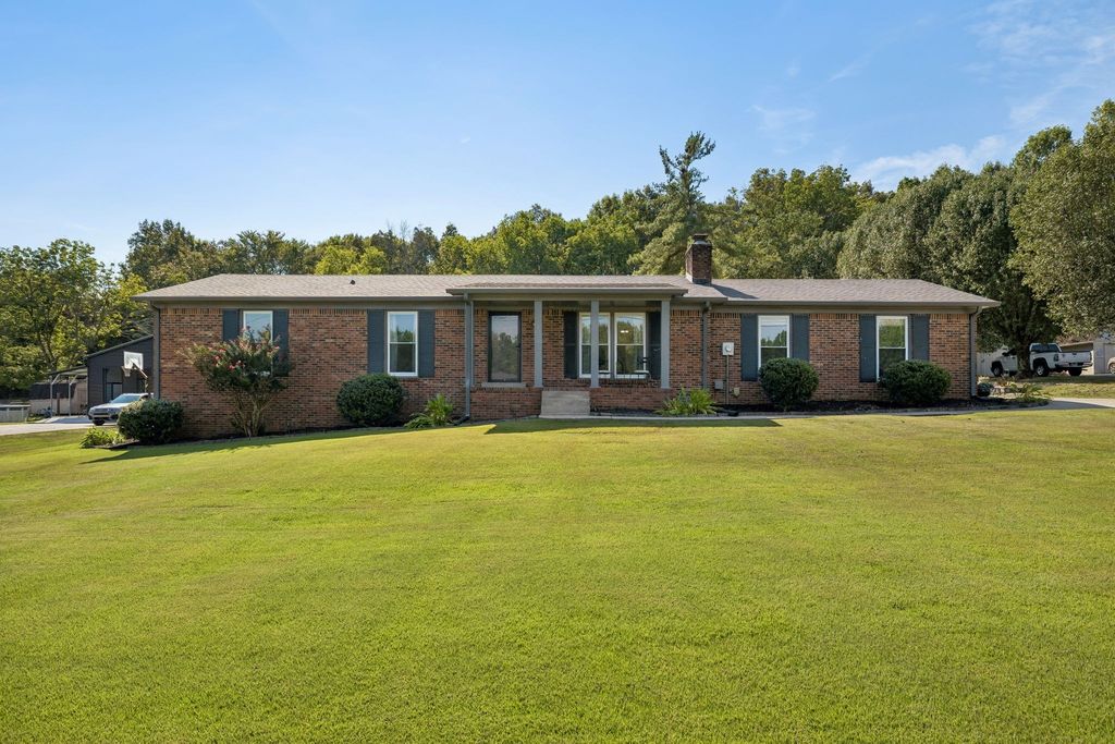 110 Moss Glen Rd, Lebanon