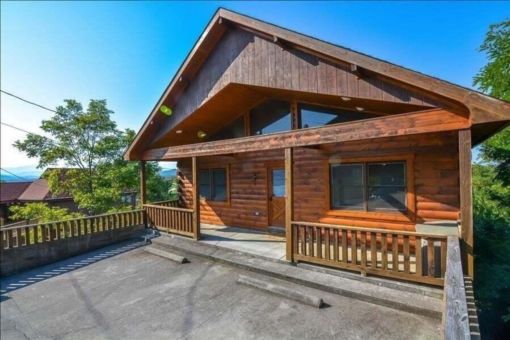 2044 Oakmont Drive, Sevierville