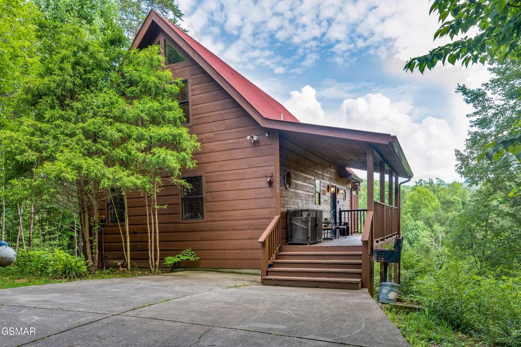 1705 Quail Hollow Way, Sevierville