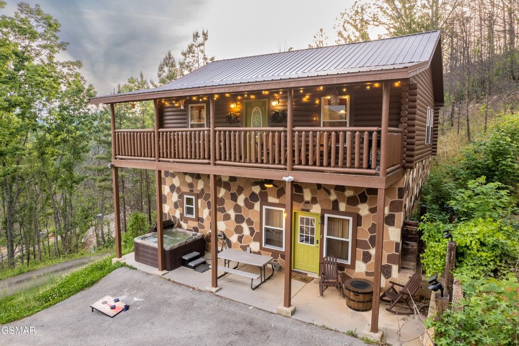 2213 Headrick Lead, Sevierville