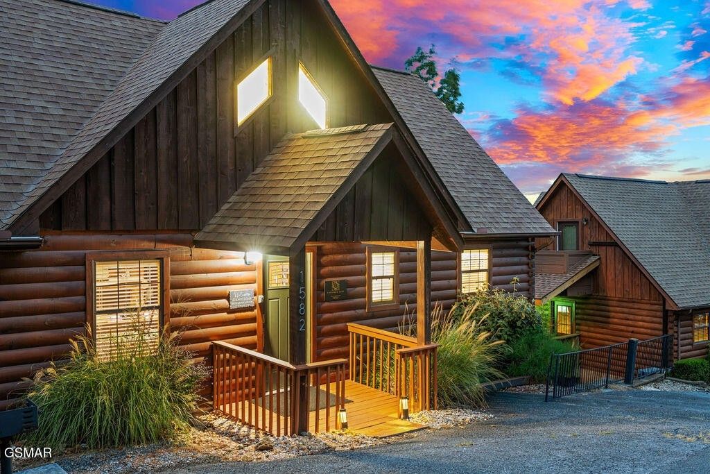1582 Bears Den Way, Sevierville