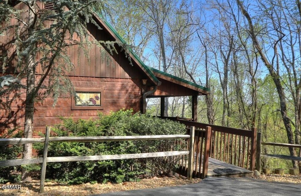 223 Oak Haven Way, Sevierville