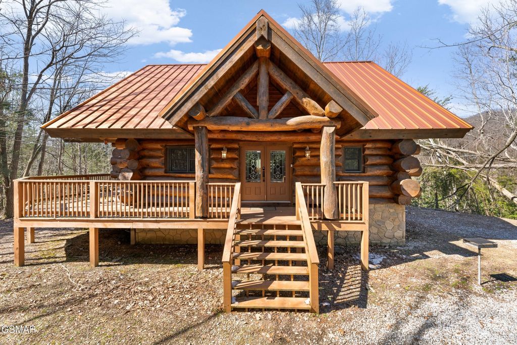 438 Coyote Road, Gatlinburg