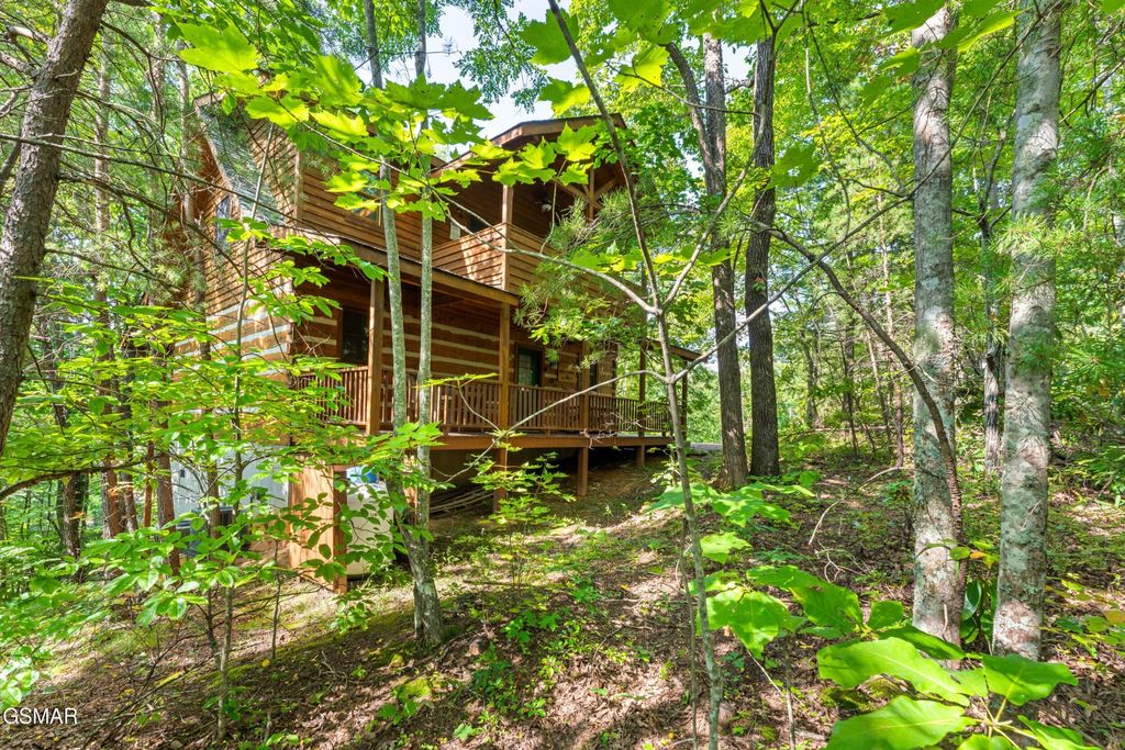 560 Thissa Way, Gatlinburg