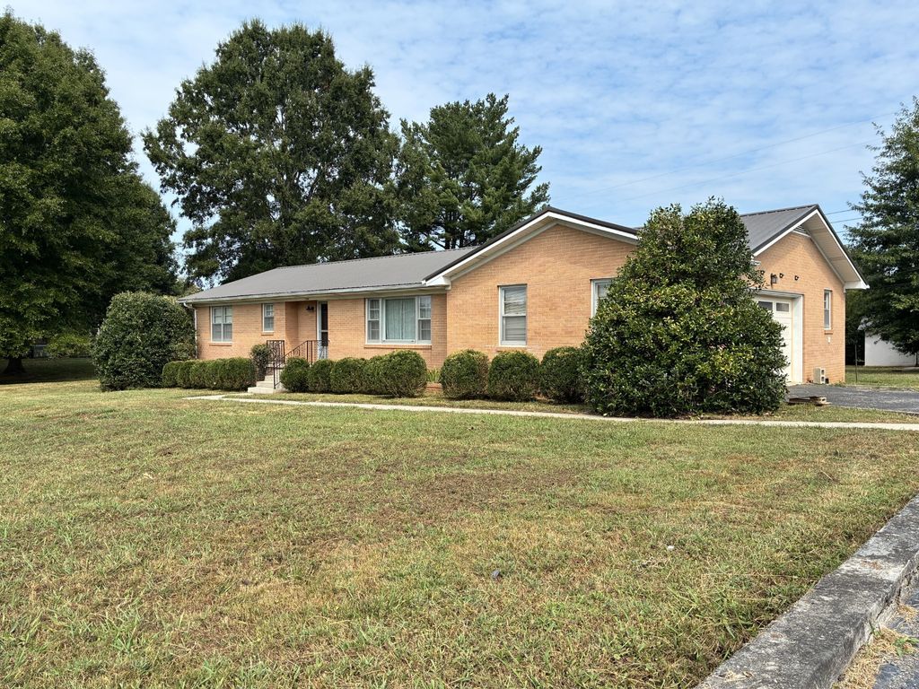 124 Clearview Dr, McMinnville