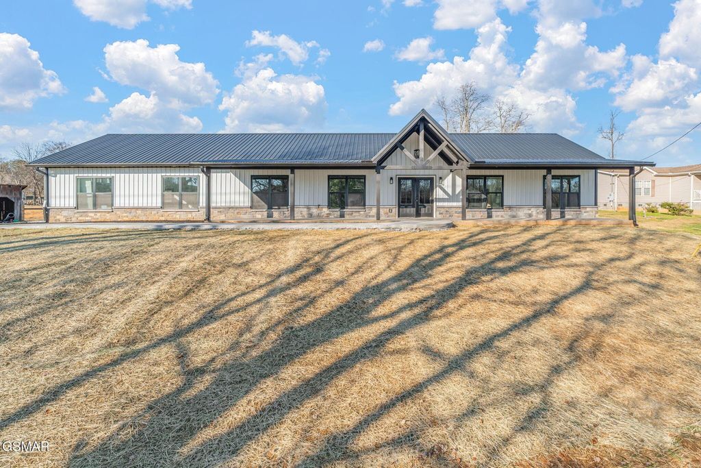 940 Thorngrove Pike, Strawberry Plains