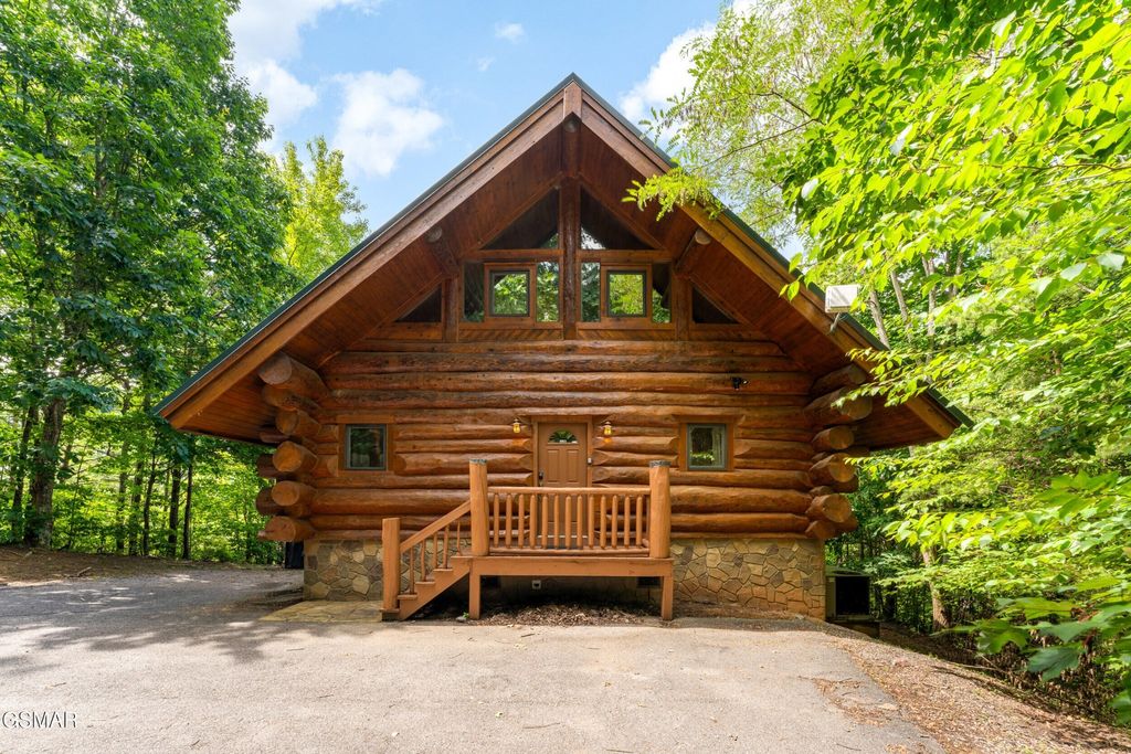 617 Almost Heaven Way, Gatlinburg