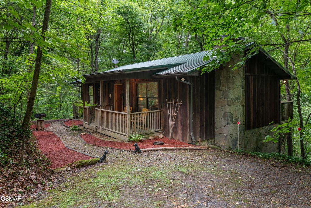 1941 Anderson Way, Sevierville