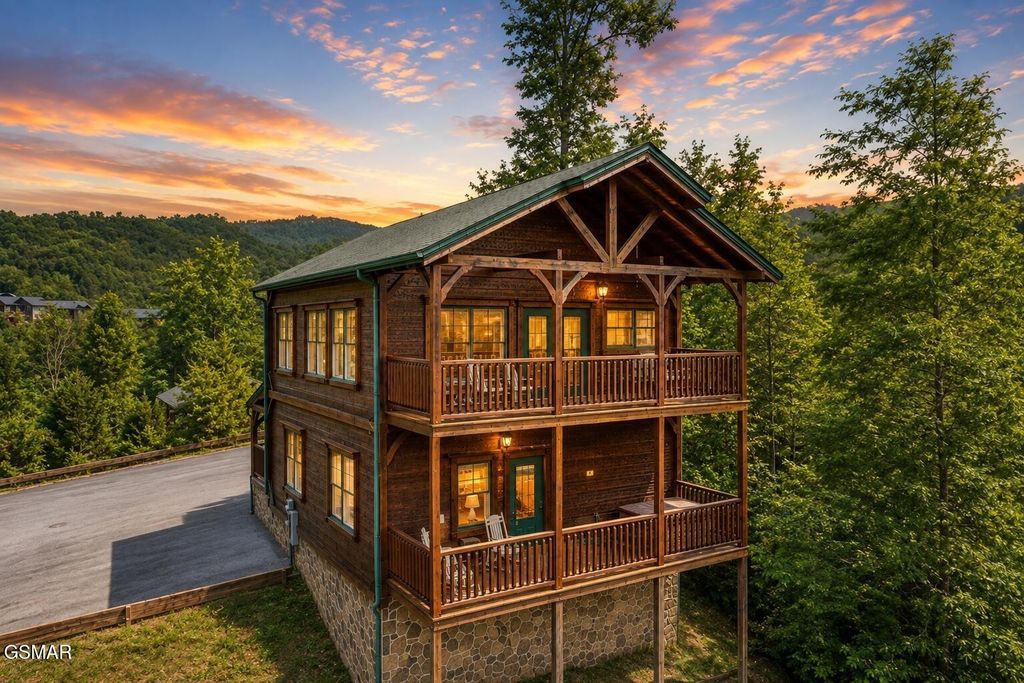 839 Great Smoky Way, Gatlinburg