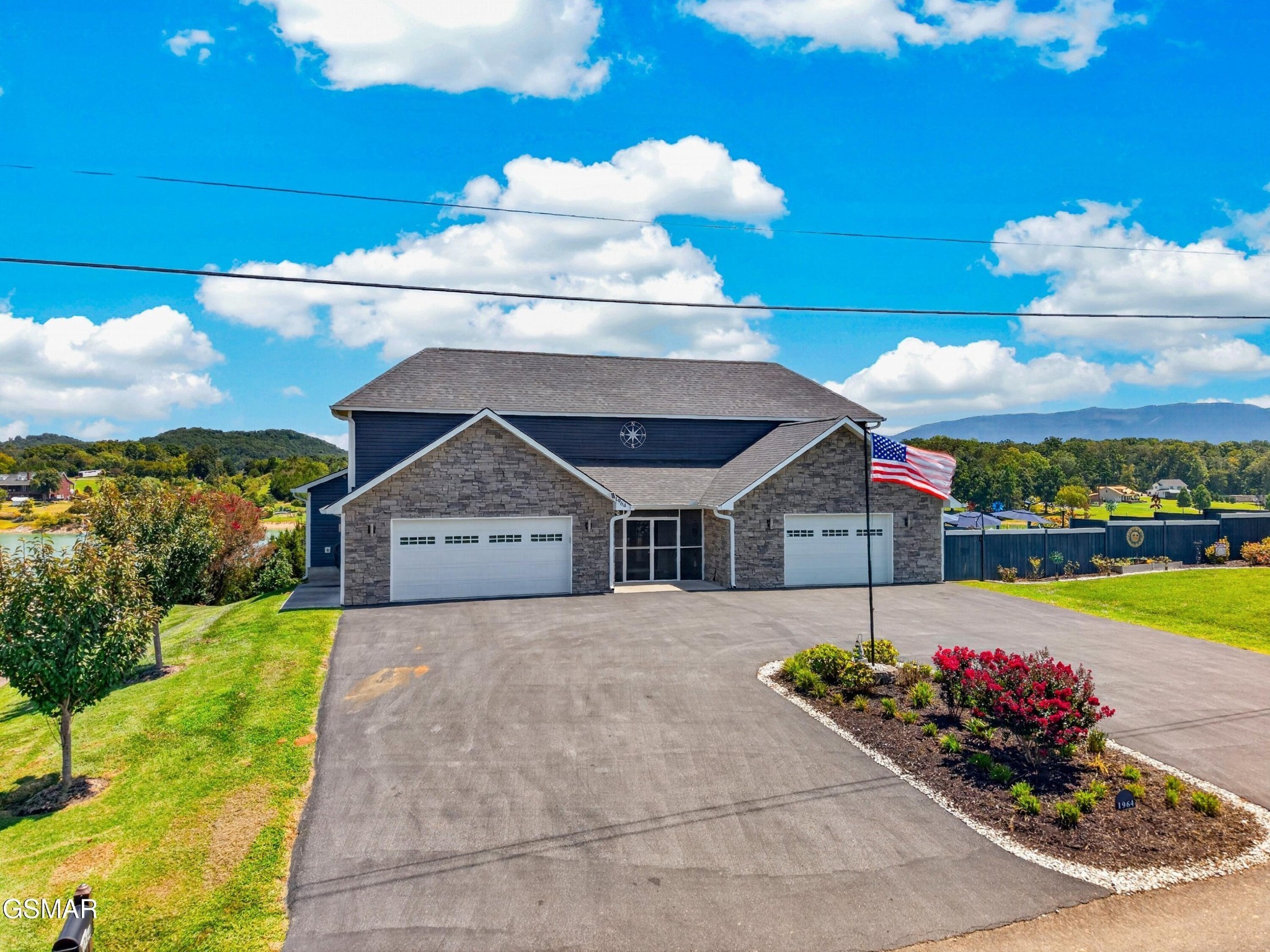 Photo of Listing #3591777