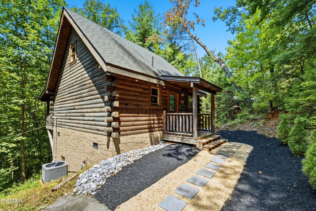 1922 Beach Front Drive 1922, Sevierville