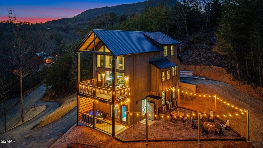1518 Bear Valley Road, Sevierville