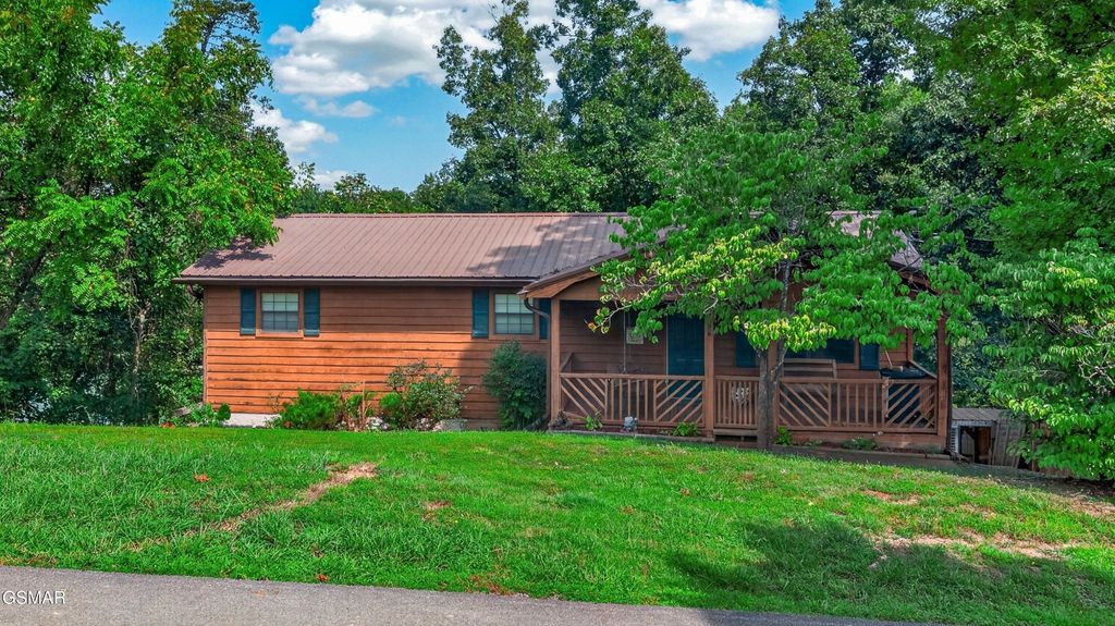 1537 Kinder Lane, Dandridge