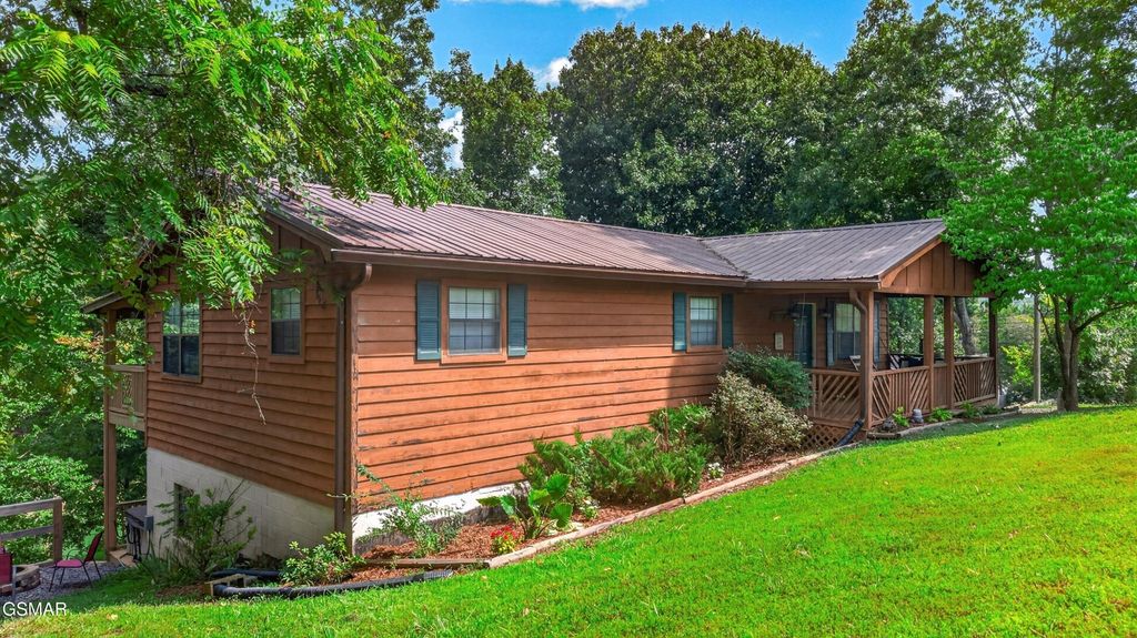1537 Kinder Lane, Dandridge