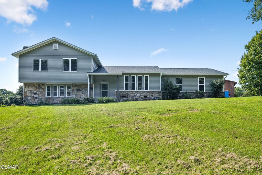 213 Chapman Overlook Drive, Seymour