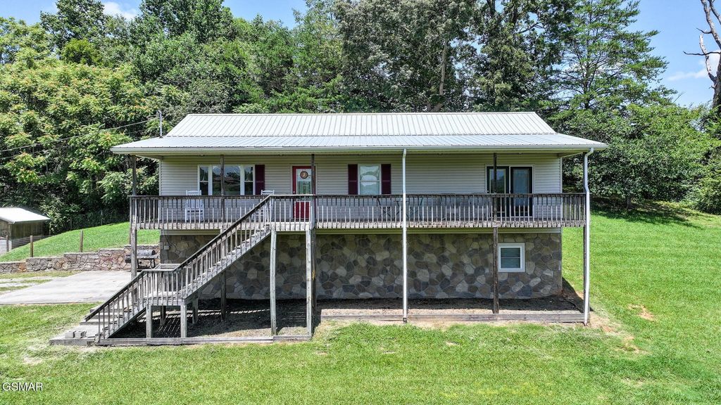 1800 Mountain Ridge Road, Newport