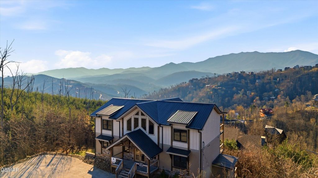 986 Chestnut Drive, Gatlinburg