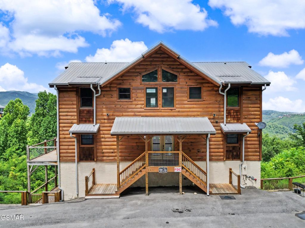 240 Stone Fence Lane, Gatlinburg