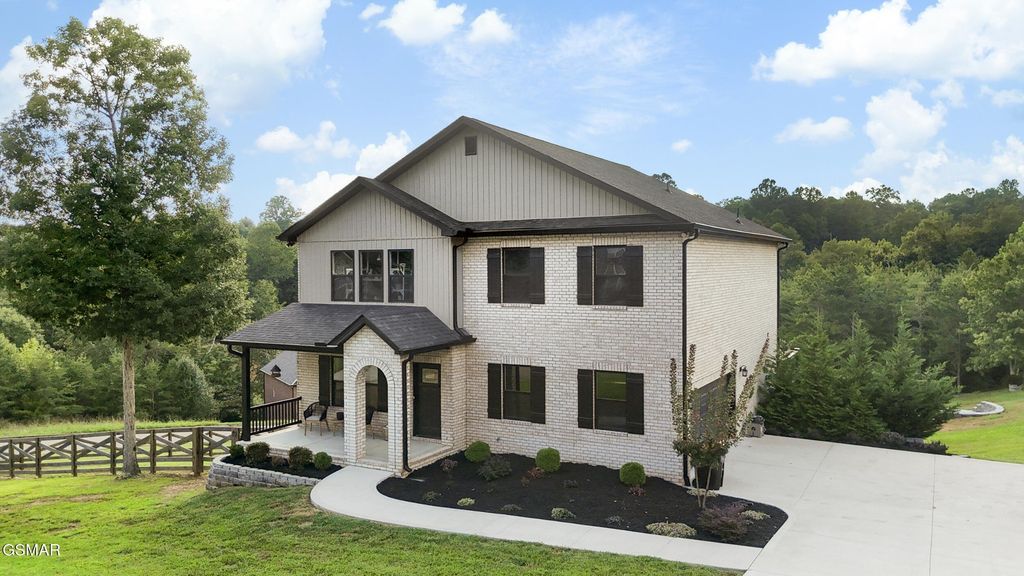 1007 Crown Ridge Lane, Powell