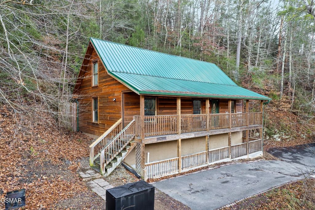 619 Pine Mtn Road, Pigeon Forge