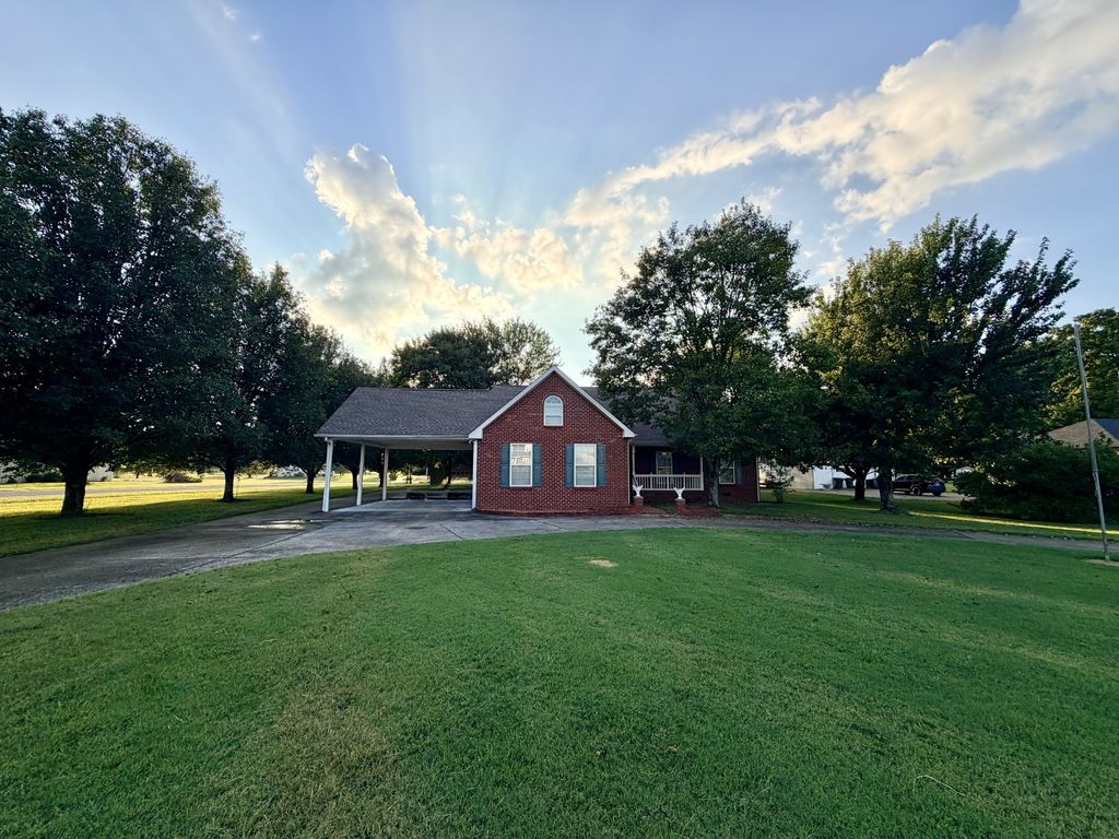 759 Rock Springs Rd, Castalian Springs