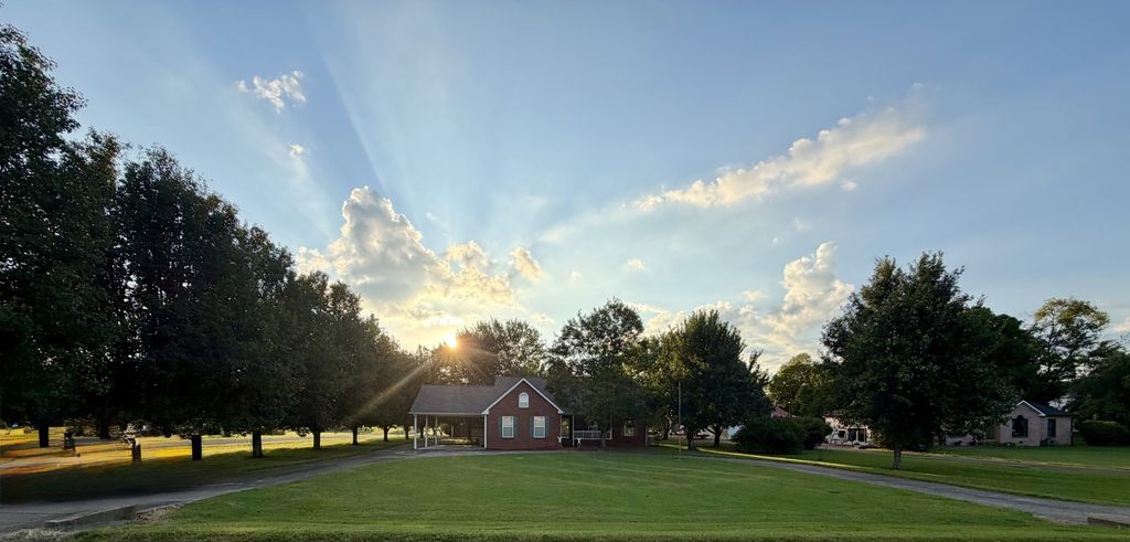 759 Rock Springs Rd, Castalian Springs