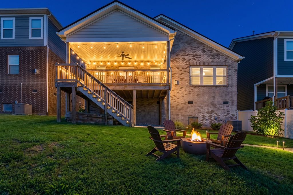 1100 Pebble Run Rd, Hendersonville