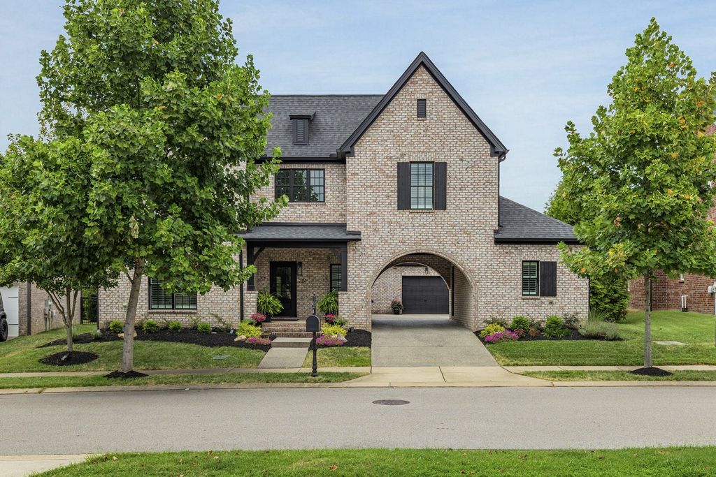 724 Fontwell Ln, Franklin