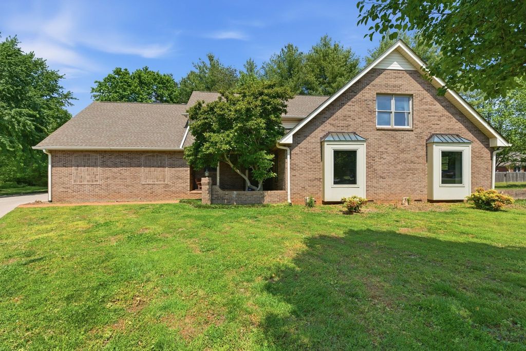 252 Newcastle Dr, Murfreesboro