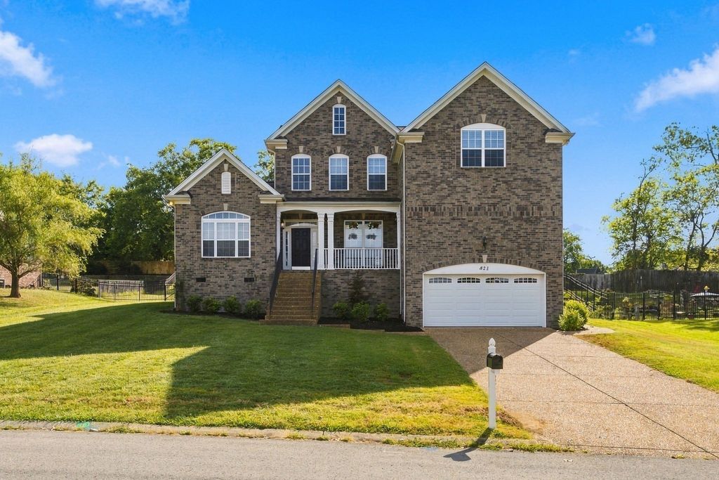 821 Park Dr, Goodlettsville