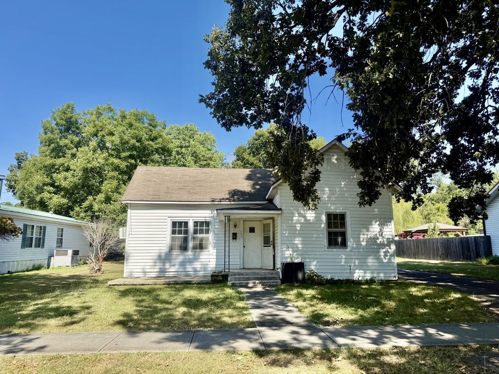 503 E Grundy St, Tullahoma
