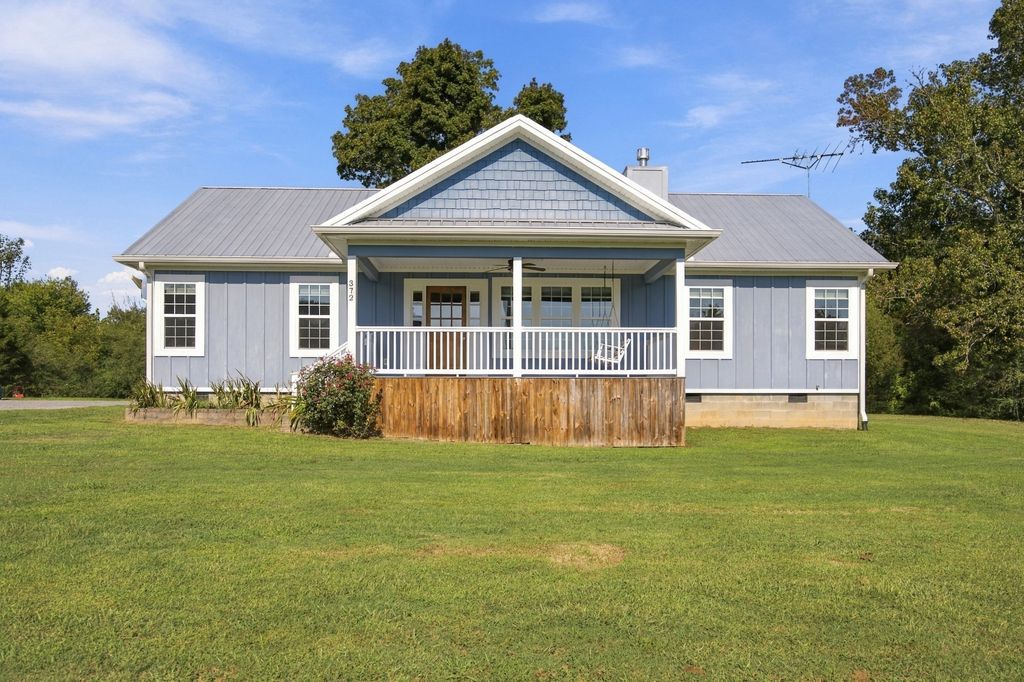 372 County Road 105, Athens