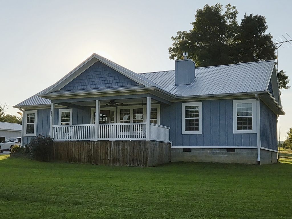 372 County Road 105, Athens
