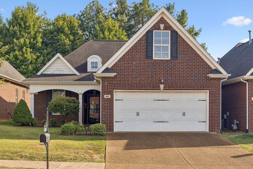 602 Indian Ridge Cir, White House