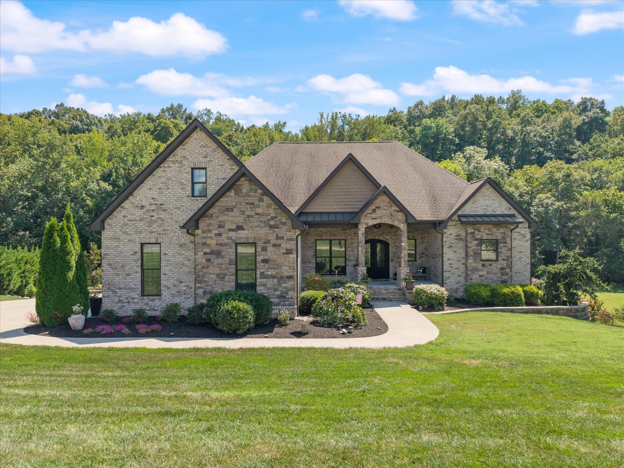 Photo of Listing #3592190