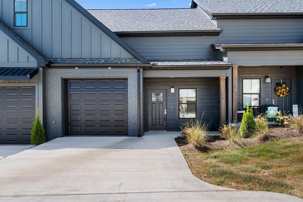 3216 Green Turtle Lane Ne, Cleveland