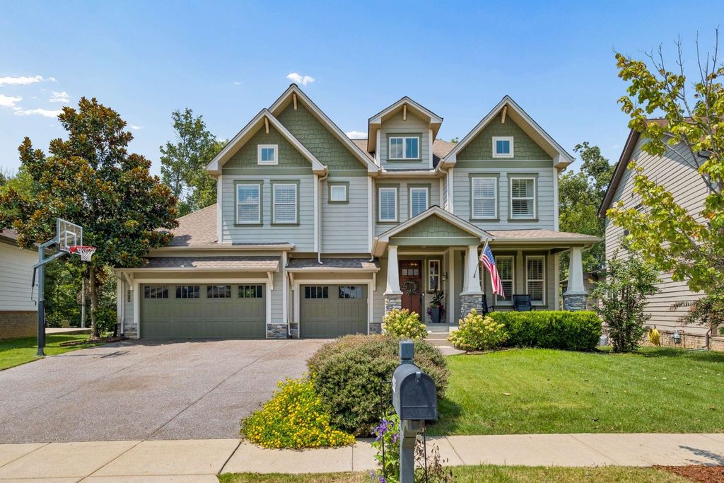 8016 Warren Dr, Nolensville