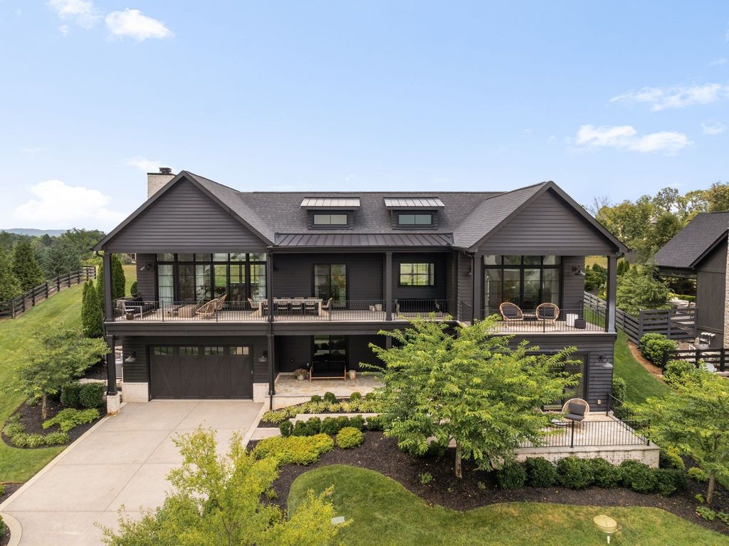 7365 Harlow Dr, College Grove