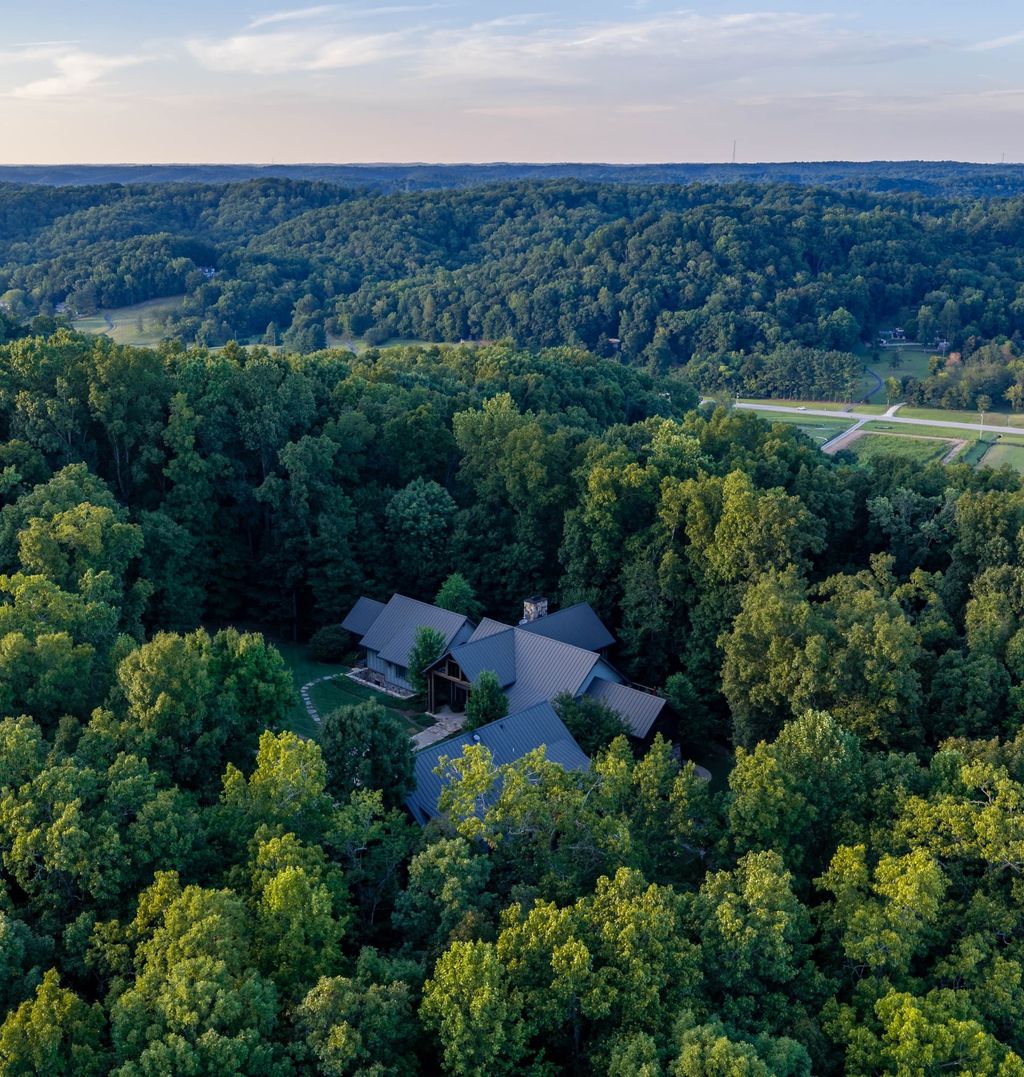4085 New Highway 96 W, Franklin