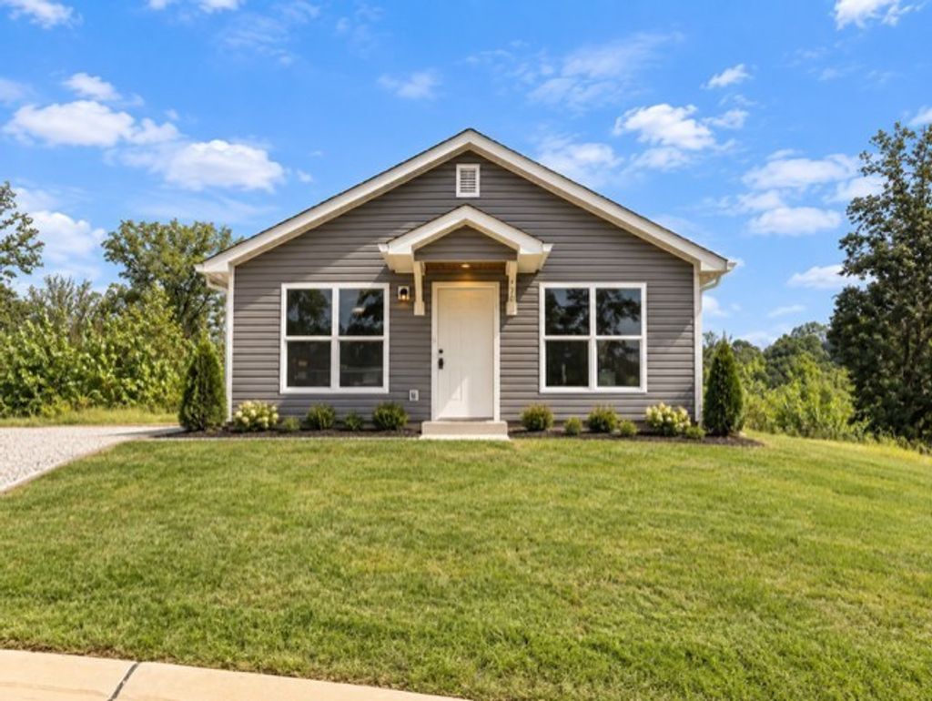 112 Hill Place Court, Dickson