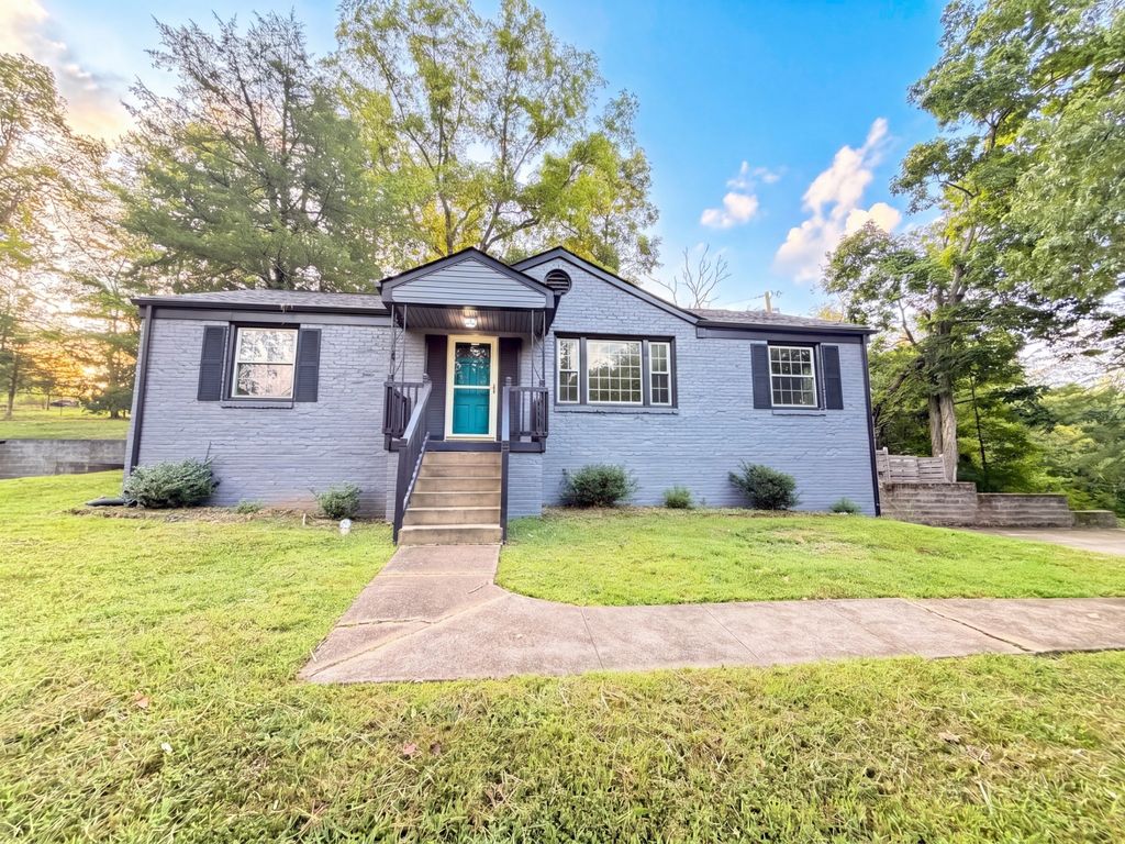 1223 Beverly Hills Dr, Clarksville