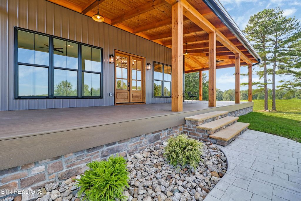 1301 Nichol Creek Drive, Jamestown