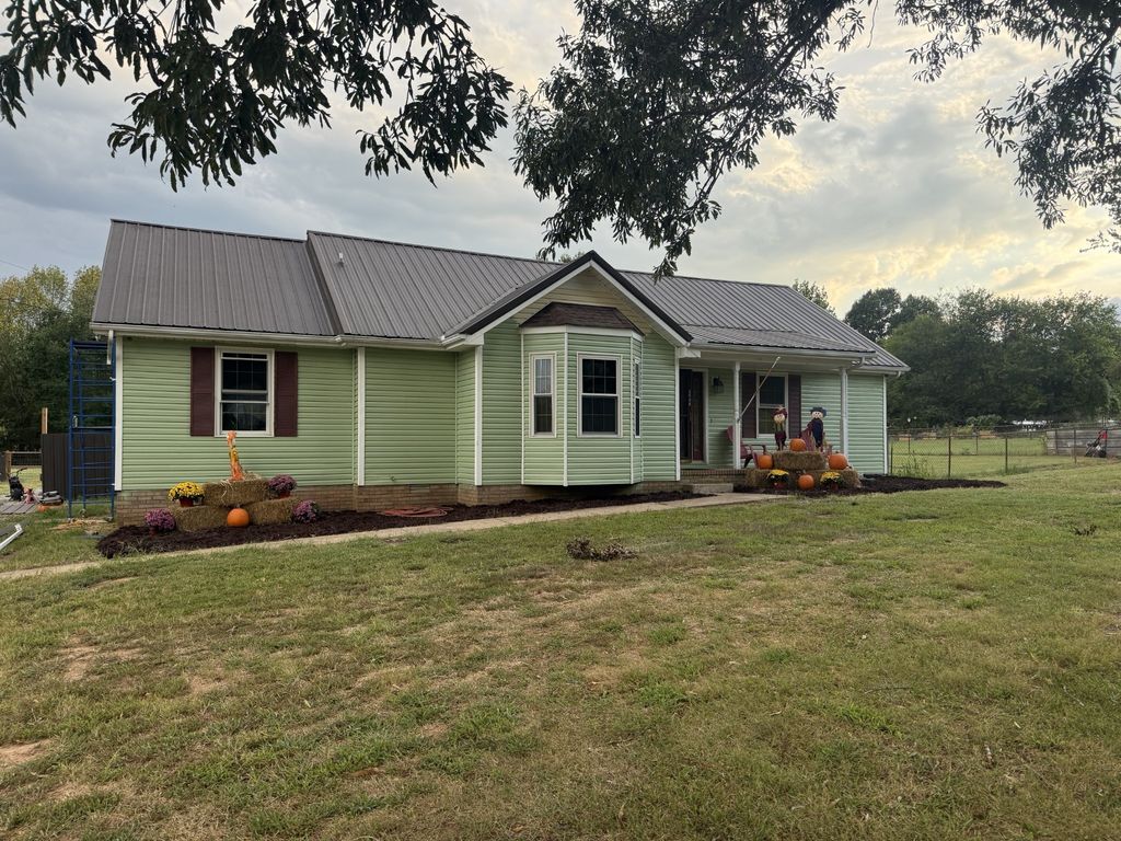 2438 Chester Harris Rd, Woodlawn
