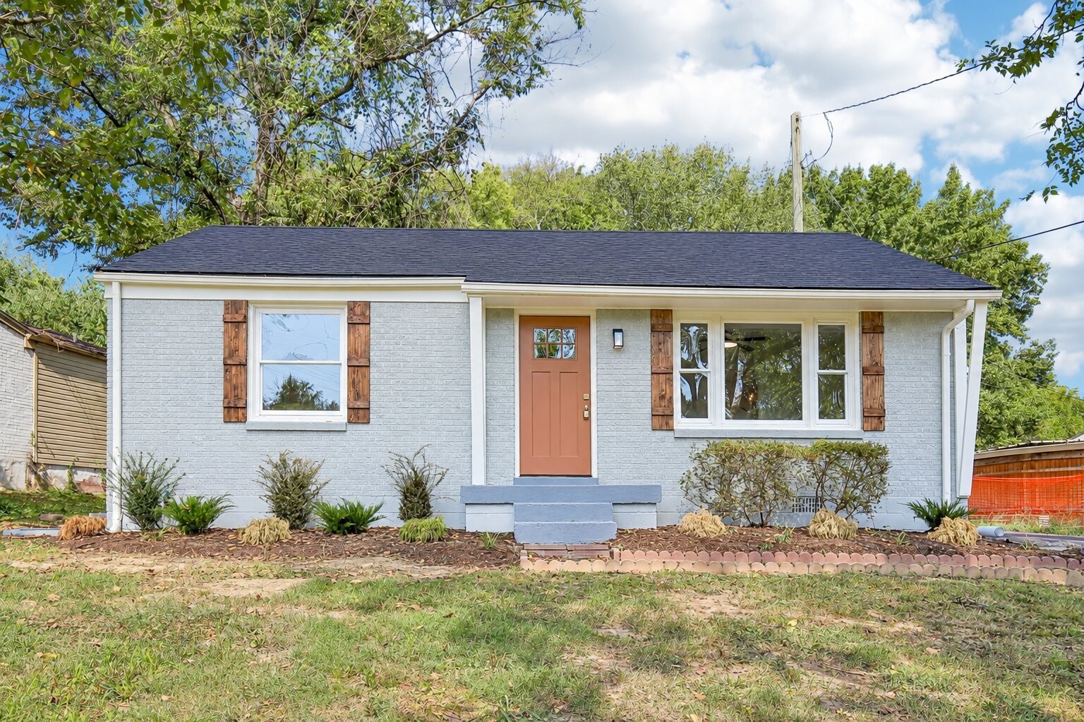 Photo of Listing #3592355