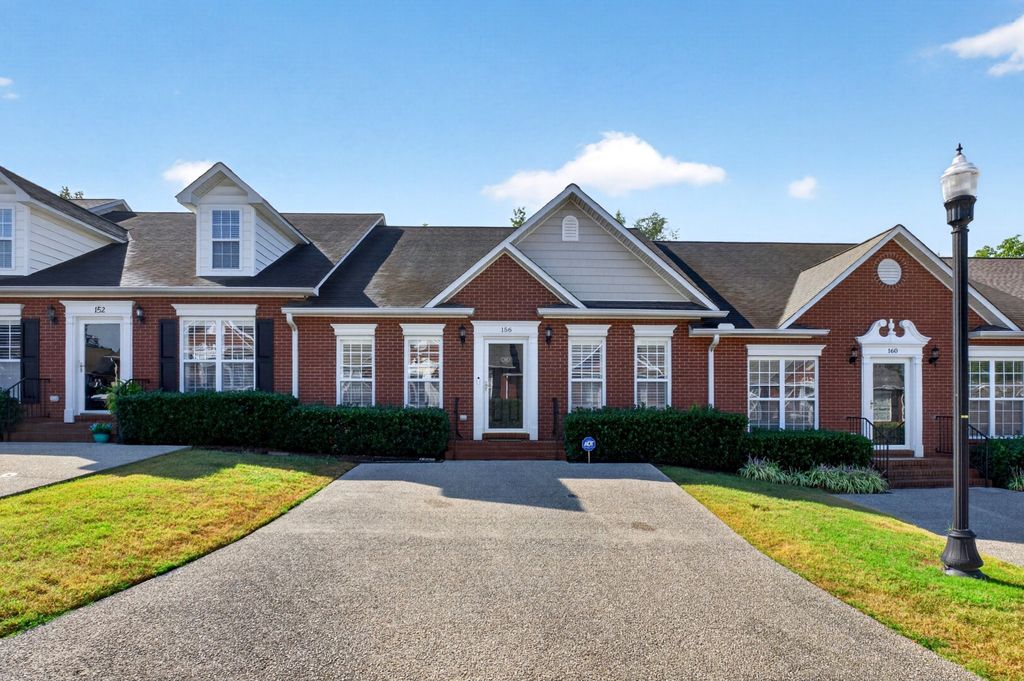 156 Saint James Pl, Cookeville