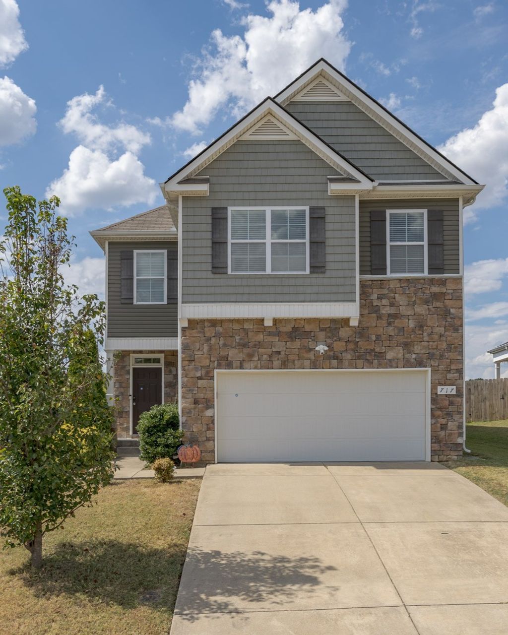 717 Prominence Rd, Columbia