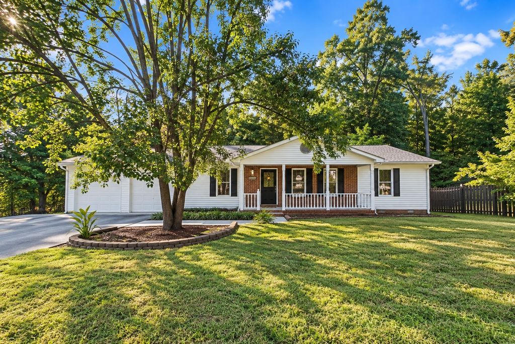 4724 Village Rd, Cookeville