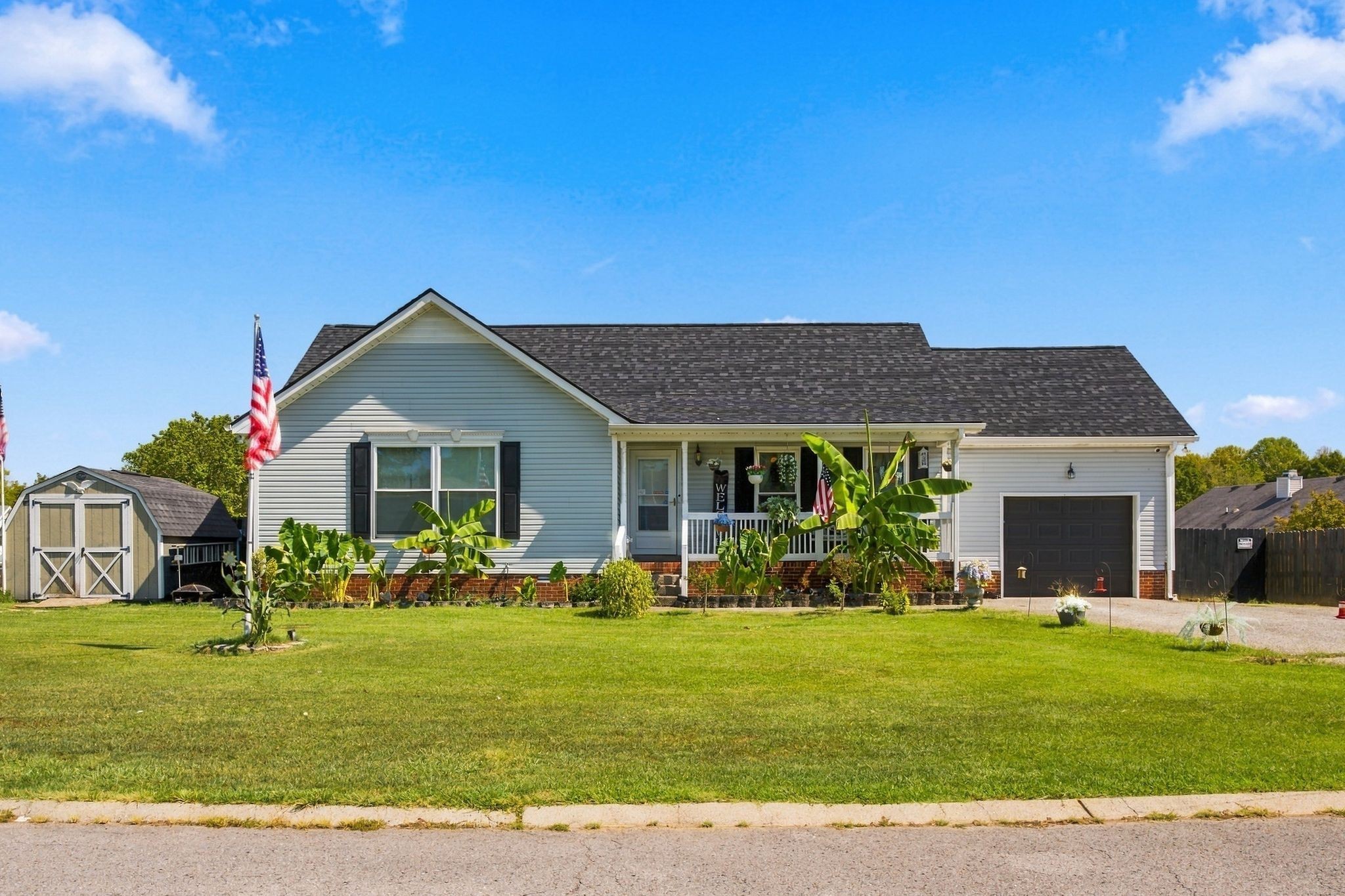 Home for sale in 2015 Patricia Dr Greenbrier, TN